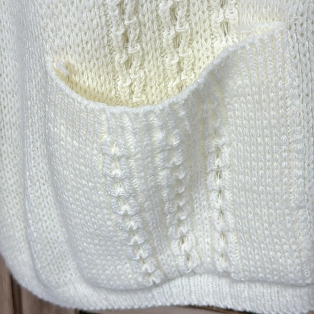 Carly Blake Ivory V-Neck Knit Button Down Sweater Vest Two Front Pockets Size L